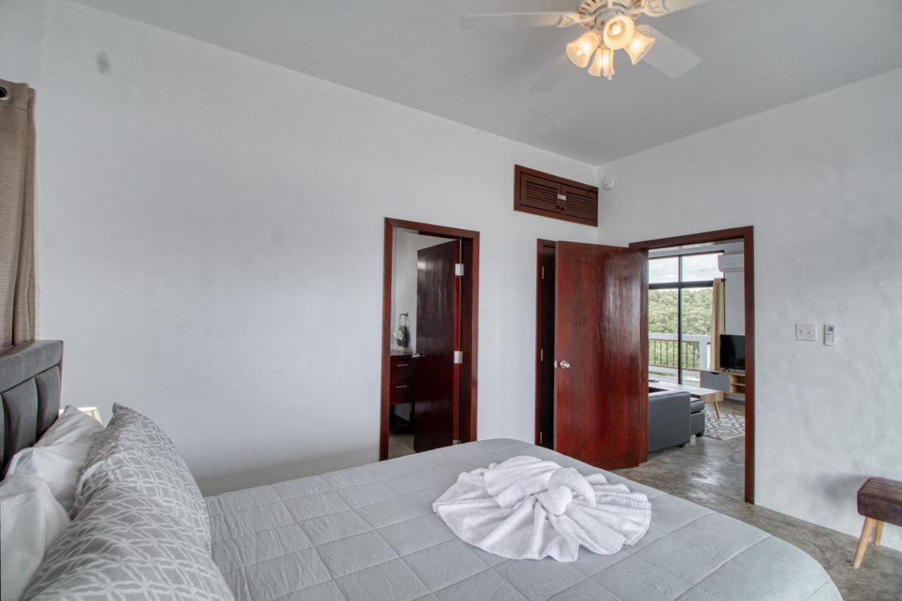 Villa Sea Lux San Pedro  Extérieur photo